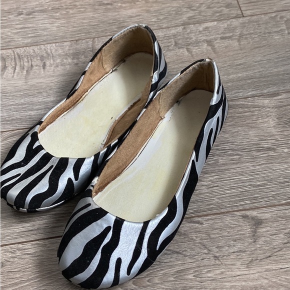 Shoes - Picture 5 of 5